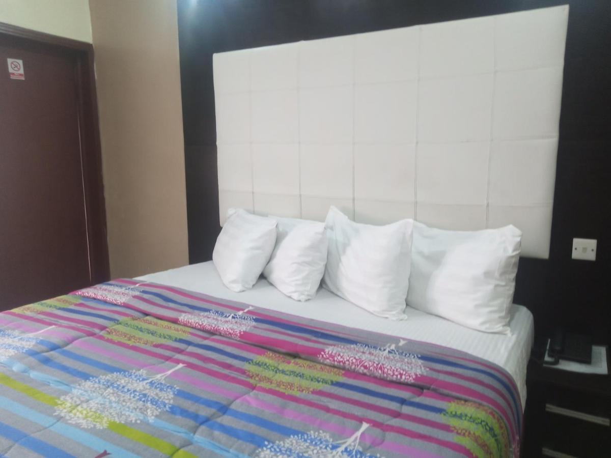 Alluring View Hotel - Toyin Sreet Ikeja Dış mekan fotoğraf