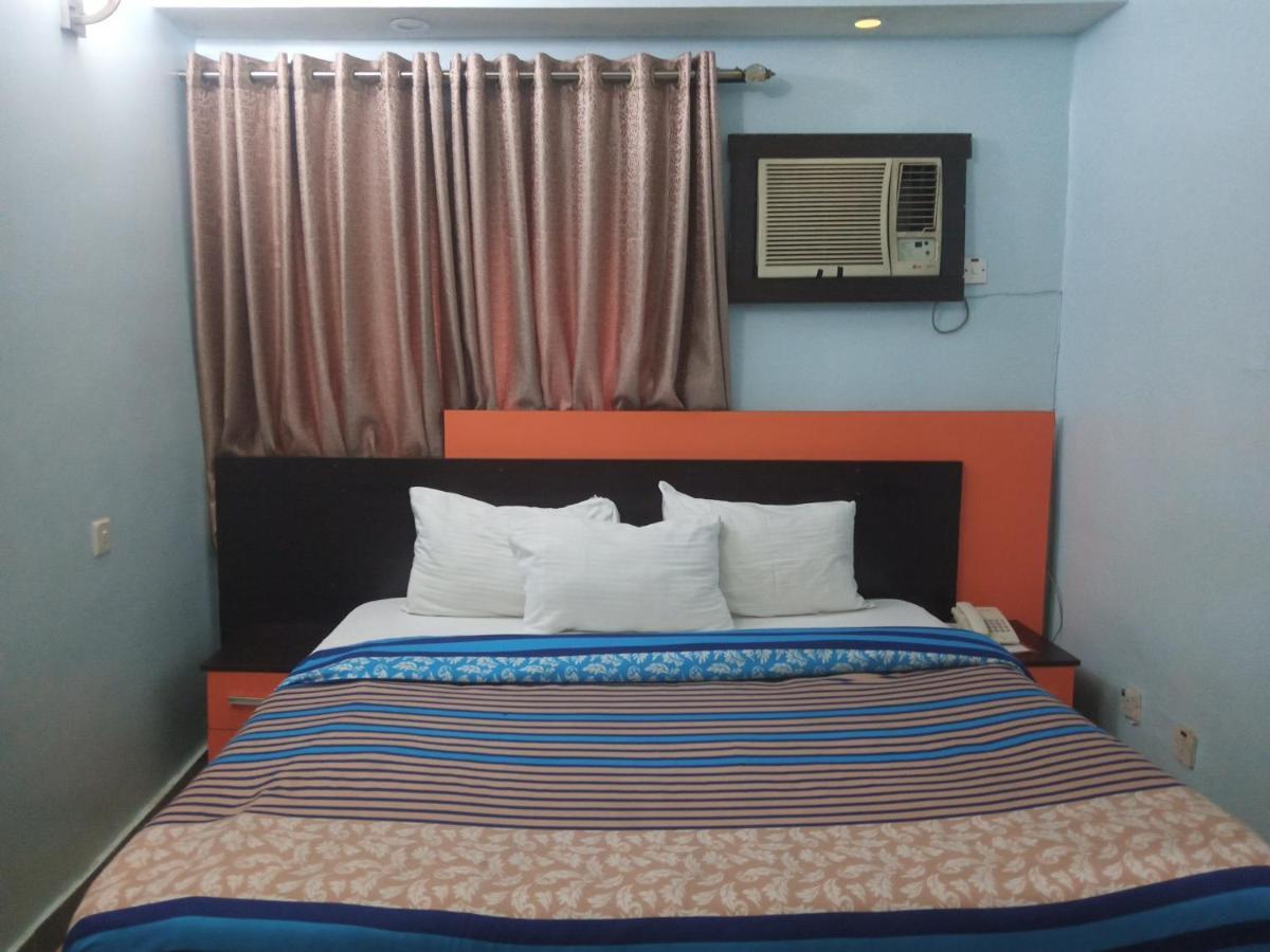 Alluring View Hotel - Toyin Sreet Ikeja Dış mekan fotoğraf